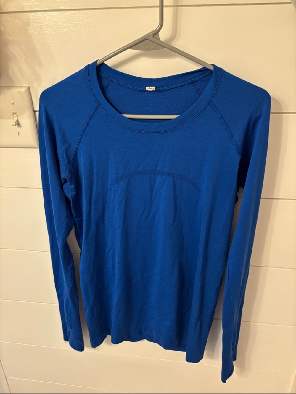 Lululemon Women’s Long Sleeve size 8 Blue
